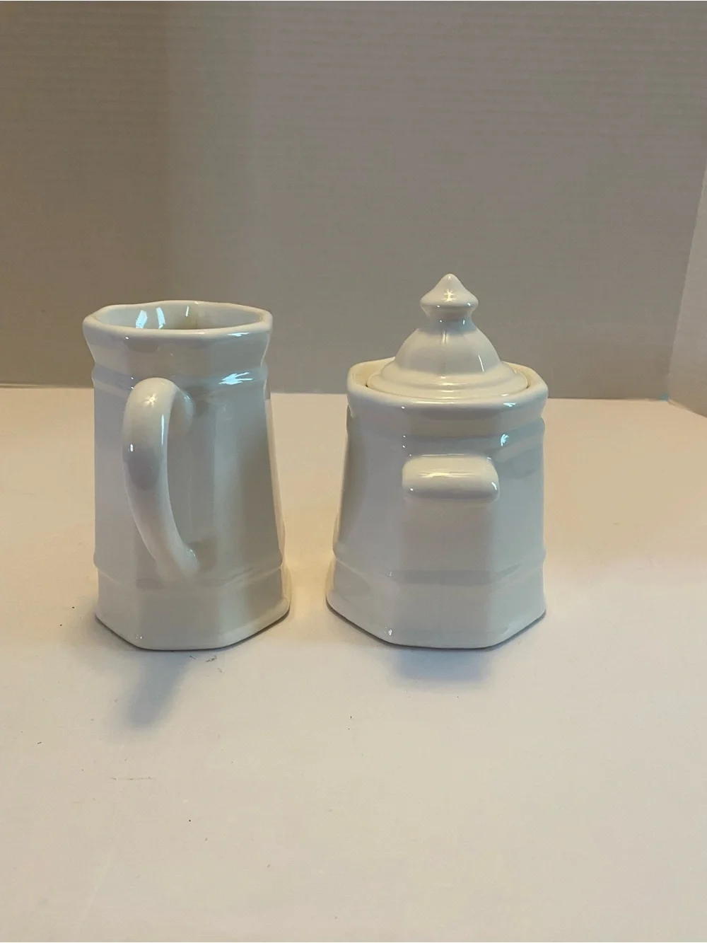 Vintage Pfaltzgraff Heritage White Sugar Bowl w/Lid & Creamer Set 1990s.